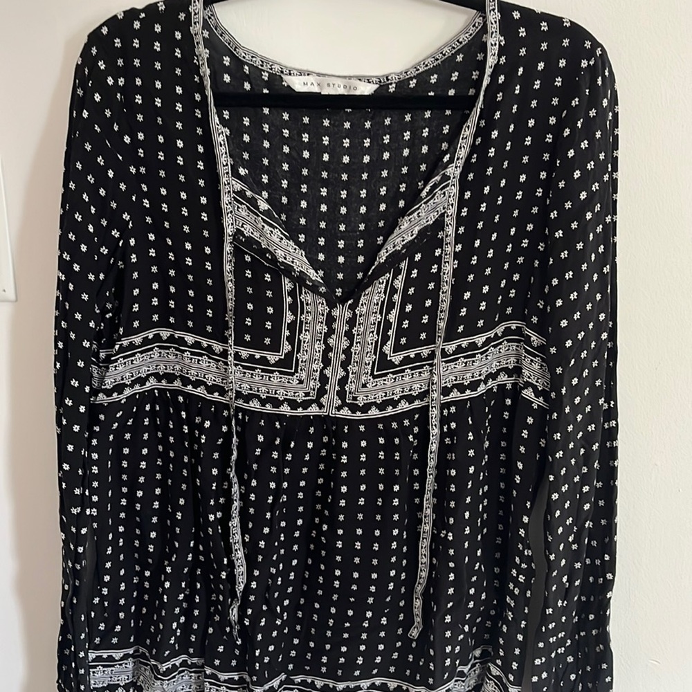 Max Studio long sleeve blouse size L